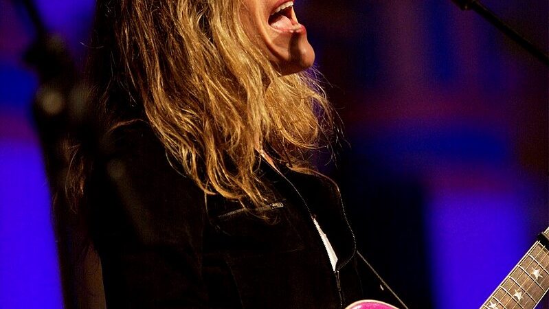 Ashley Cleveland: “Lesson of love”