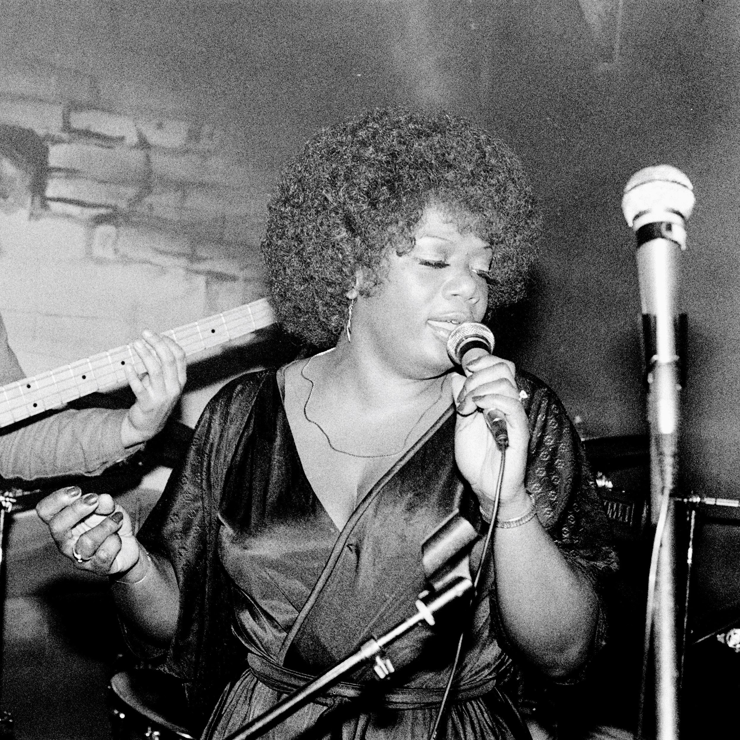 Zora Young: “Travelin’ light”