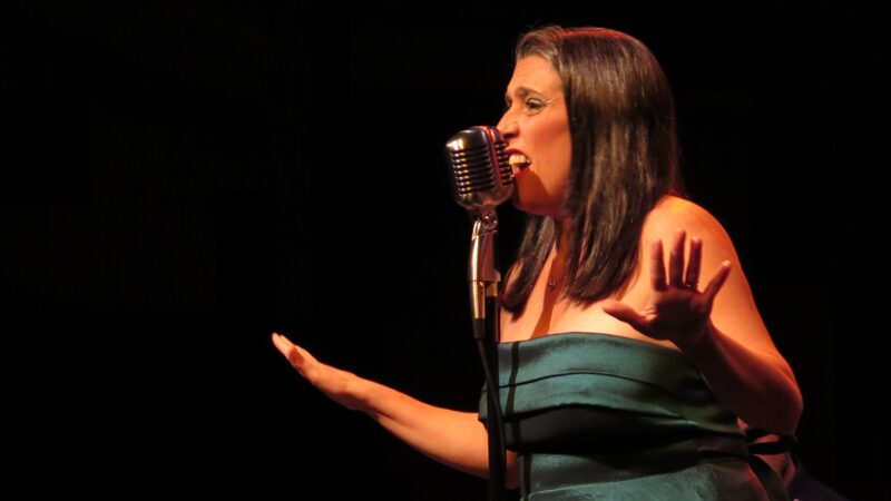 Verónica Gil: La voz principal de El Alambique