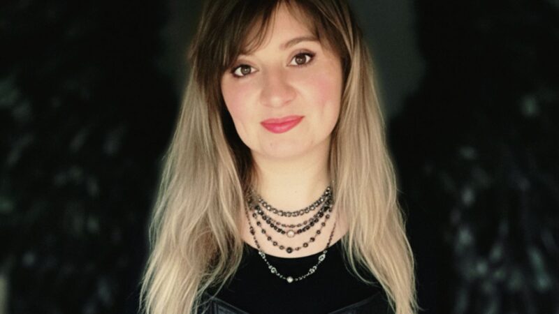 R&B alternativo: Un canto a la libertad interior, así suena “Aves Errantes” de Kella Stambuk